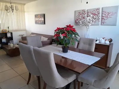 Sala y comedor · Casa en Terranova (venta)
