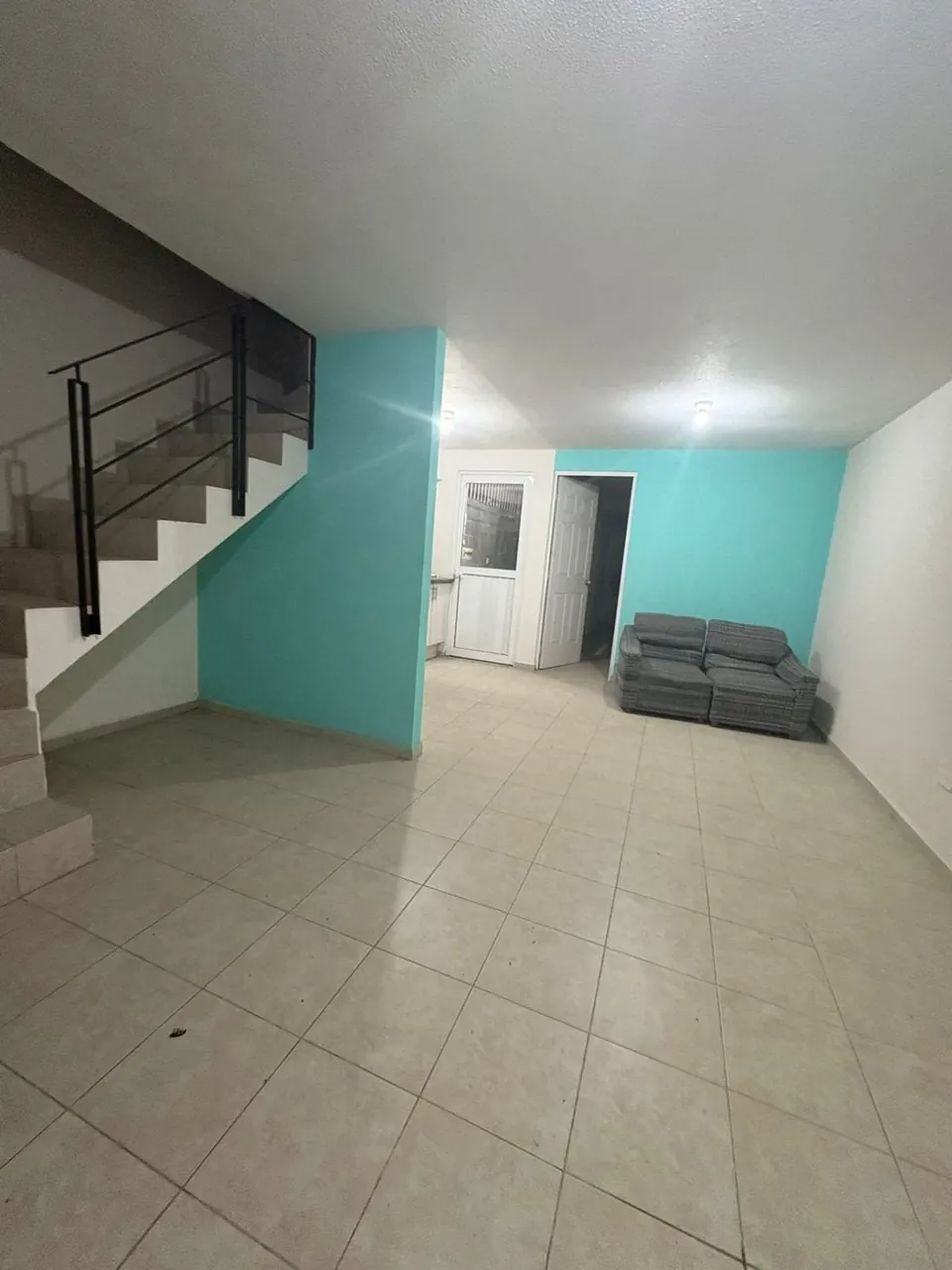 Estancia y escaleras