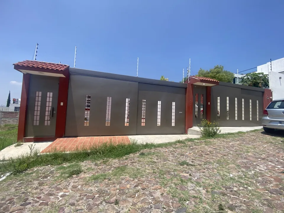 Acceso exterior · Casa en Campestre Italiana